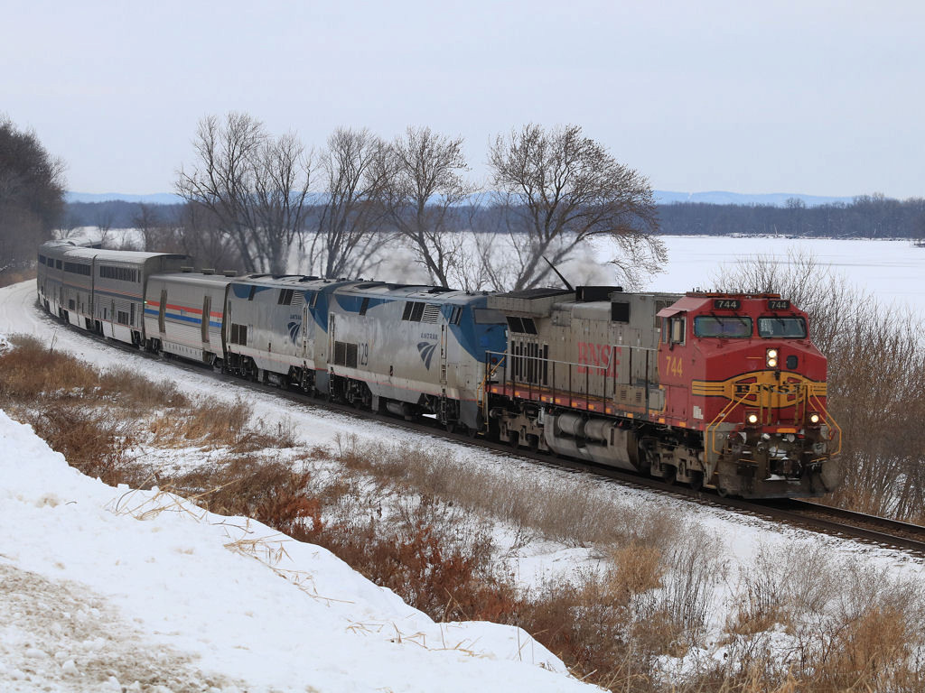 BNSF 744